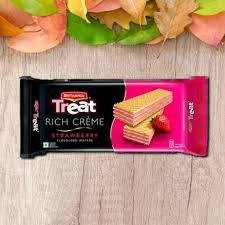 Britannia Treat Rich Creme Strawberry 55G-mrp-50-osp-50
